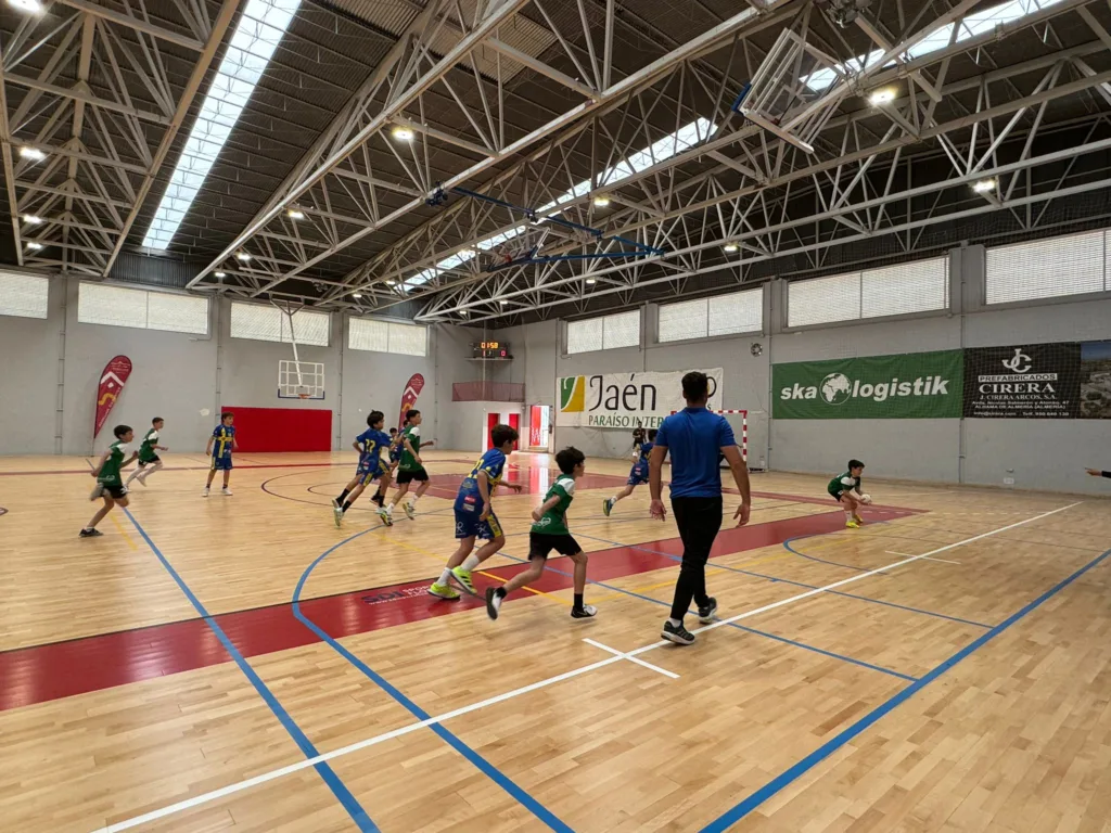PARTIDO DE BALONMANO BASE